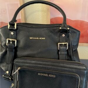 Michael Kors- Blk Leather Large Purse with Matching Wallet